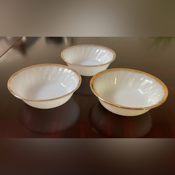 Fire King Swirl Milk Glass Set Of 3 Nappie Dessert Bowls - Picture 1 of 7